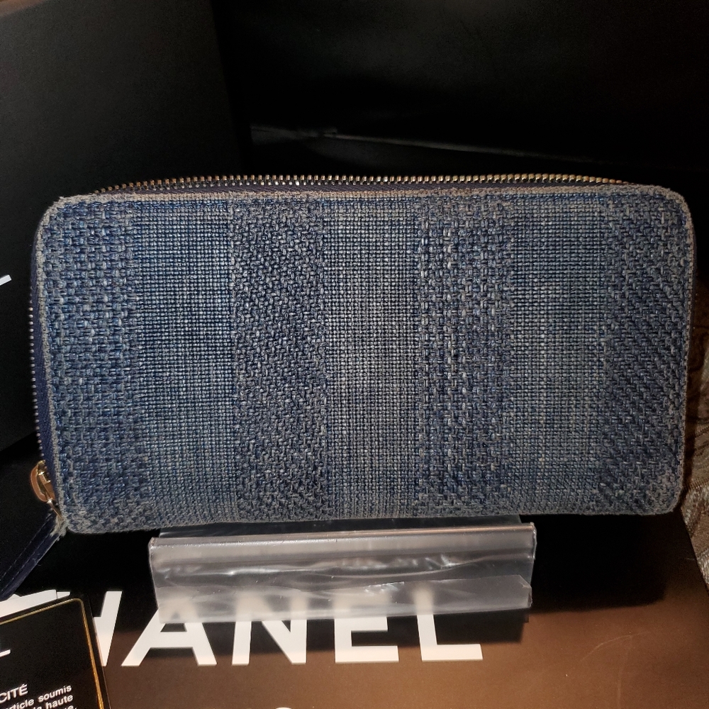 Authentic Chanel Paris Denim Zip Around wallet. FULL INCLUSION - Picture 4 of 12